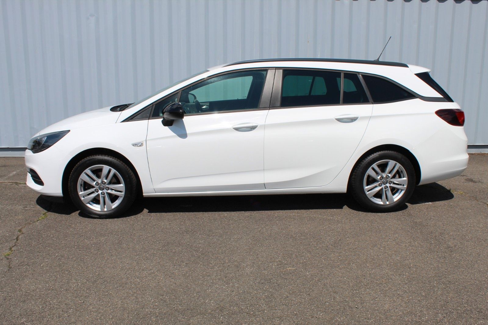 Fahrzeugabbildung Opel Astra K Sports Tourer Edition*PDC*Allwetter*LED