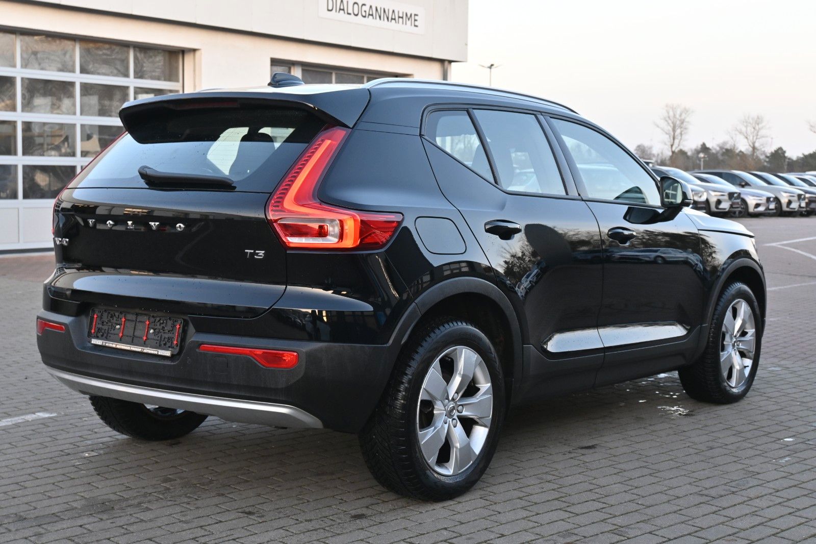 Fahrzeugabbildung Volvo XC40 T3 Benzin Momentum*RFK*FSHZG*