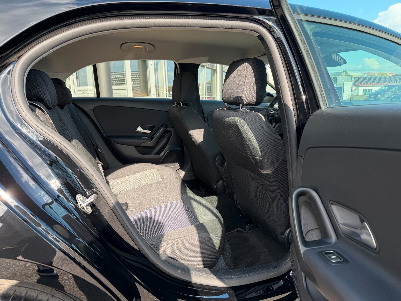 Fahrzeugabbildung Mercedes-Benz A 250e