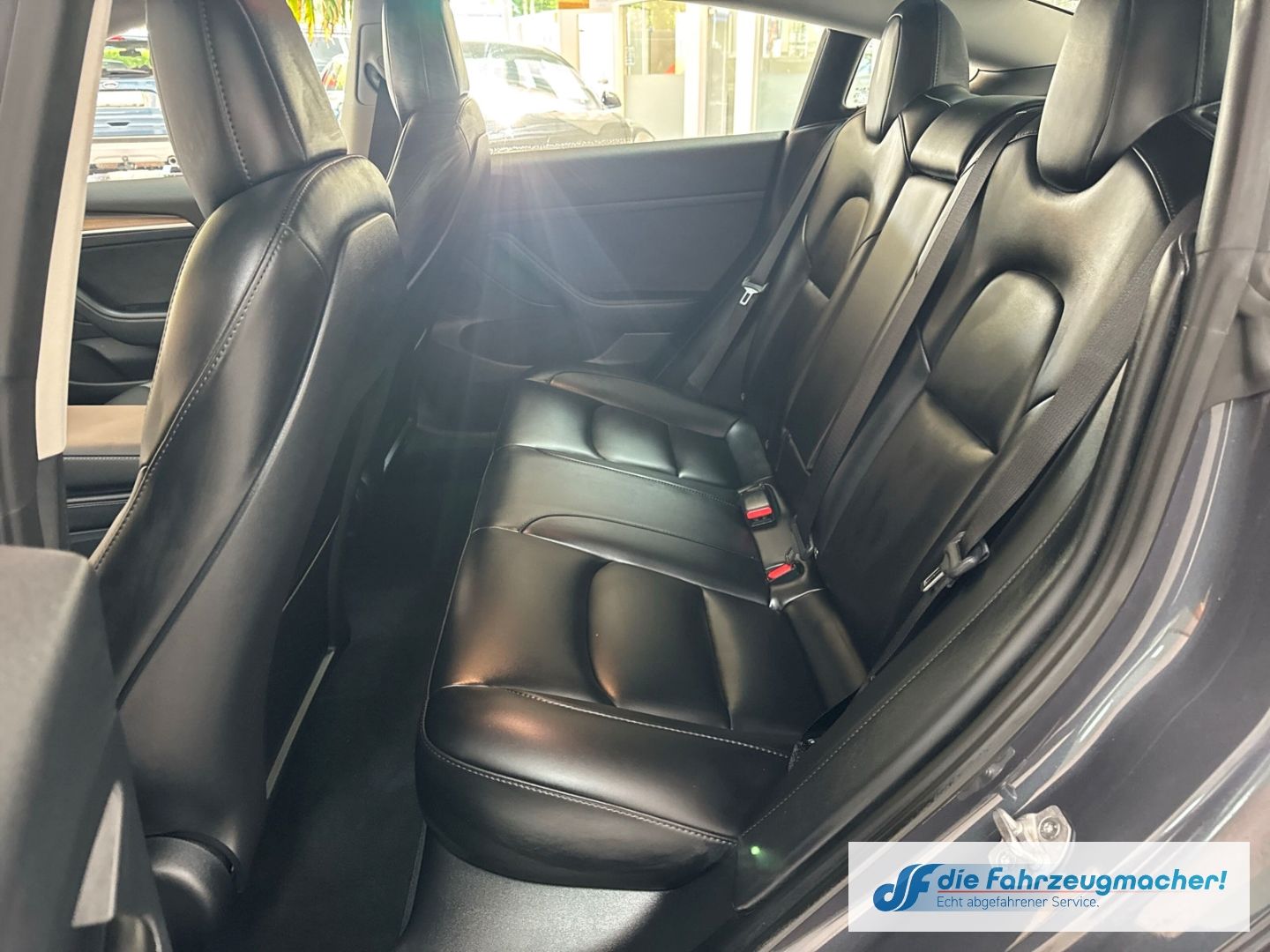 Fahrzeugabbildung Tesla Model 3 Long Range RWD Soundsystem ACC El. Heckk