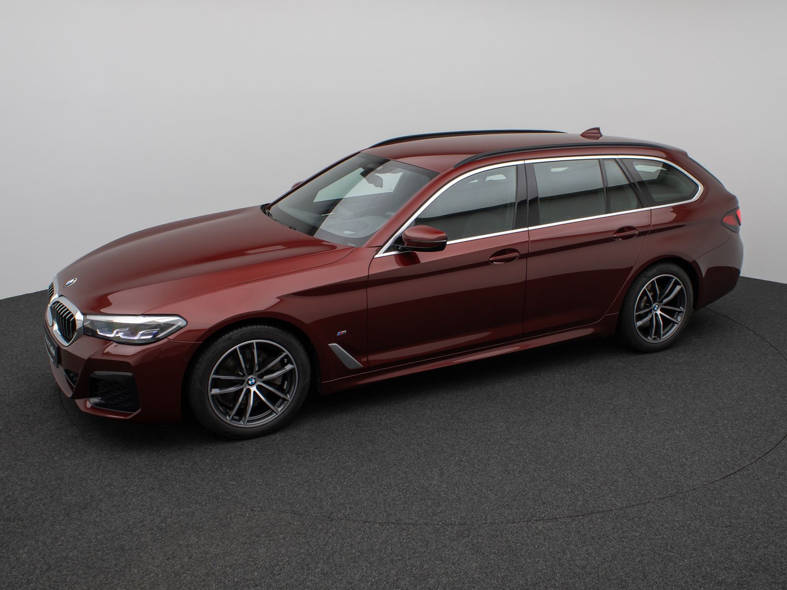 Fahrzeugabbildung BMW 520d xD M Sport Kamera HUD DAB Alarm Individual