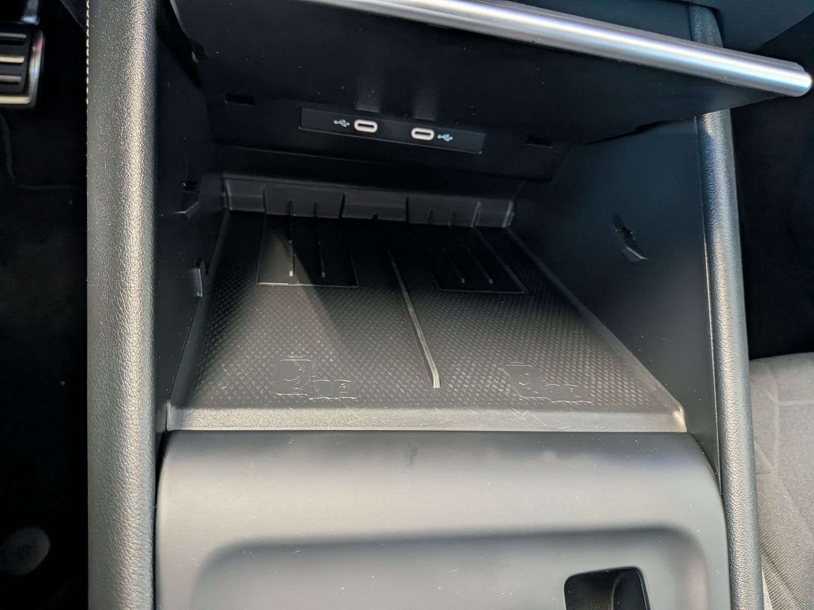 Fahrzeugabbildung Volkswagen Tiguan 1.5 eTSI ENERGY HD-Matrix 360 AHK 19