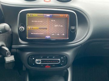 Bild 17 Smart ForTwo EQ*22KW*SHZ*DAB*CARPLAY*ALLW**MWST*