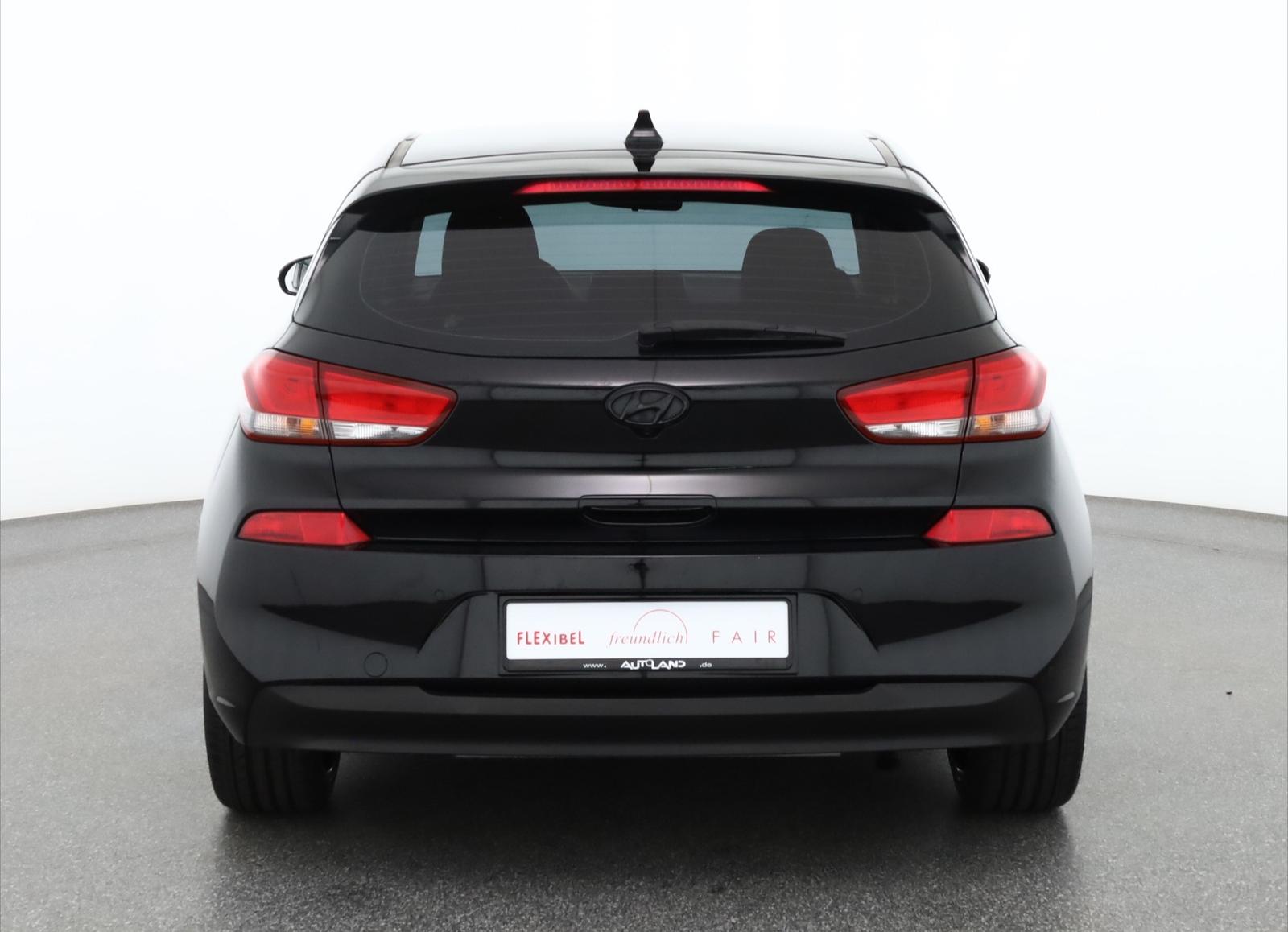 Hyundai i30 1.6 CRDi Aut. Navi Sitzheizung Kamera