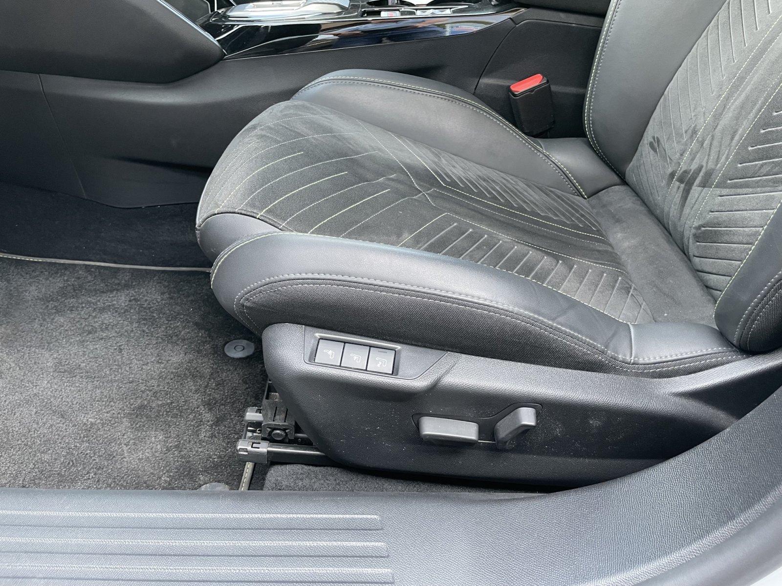 Peugeot 2008 PureTech 130 EAT8 GT SHZ / RFK