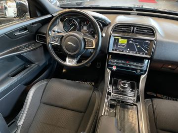 Jaguar XE R-Sport *BI-XENON*KAM*NAVI*TOUCH*LED*