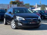 Opel Astra J Lim.5-trg. Edition 1.4 KLIMA PDC SHZ LHZ - Opel Astra aus 2010: Edition