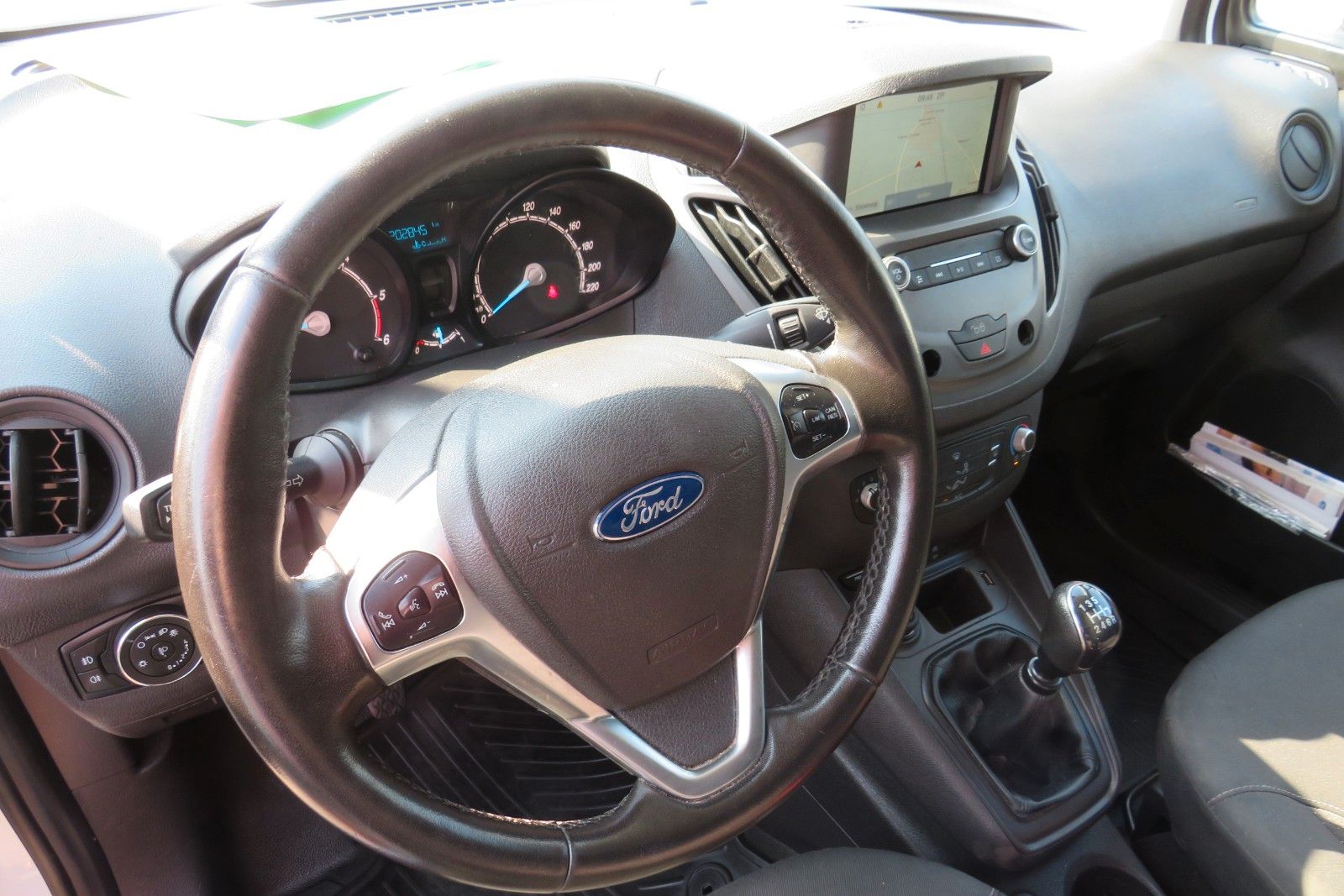 Fahrzeugabbildung Ford Transit Courier TREND NAVI SCHECKHEFT 1.HD