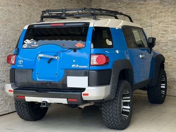 Toyota FJ - 2