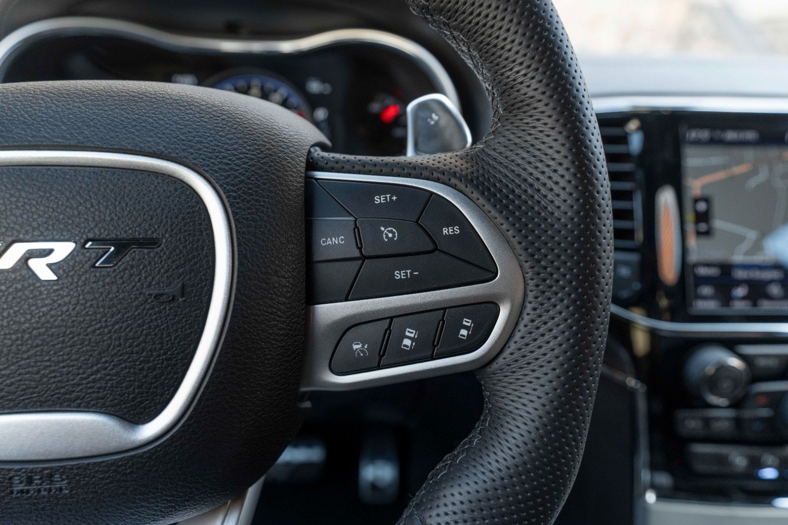 Fahrzeugabbildung Jeep Grand Cherokee 6.4l V8 HEMI SRT LPG ACC KAM