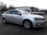 Volkswagen Passat 1.6 TDI Comfortline BlueMotion TÜV neu - VW Passat Gebrauchtwagen in Lübeck