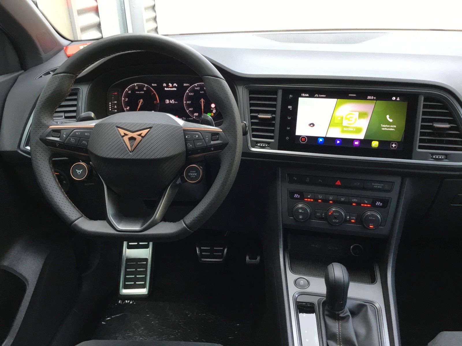 Fahrzeugabbildung CUPRA Ateca 2.0 TSI 4Drive DSG+Pano+AHK+19"+ACC+LED