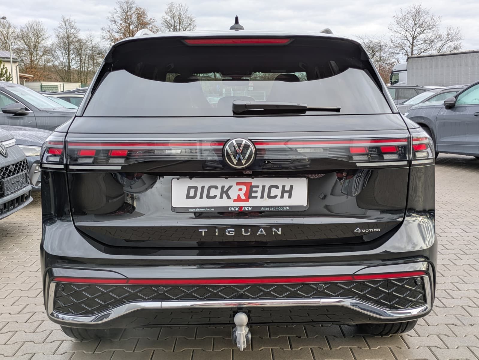 Fahrzeugabbildung Volkswagen Tiguan 2.0 TDI 4M R-Line PANO*H&K*AHK*MATRIX*20"