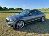 Mercedes-Benz C 300 AMG Line - Mercedes-Benz C 300: Coupe