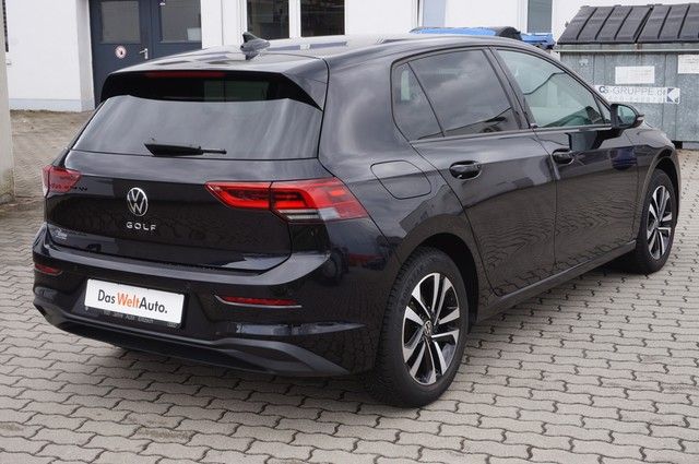 Fahrzeugabbildung Volkswagen Golf VIII TDI United DSG LED AHK Navi AID ACC RF