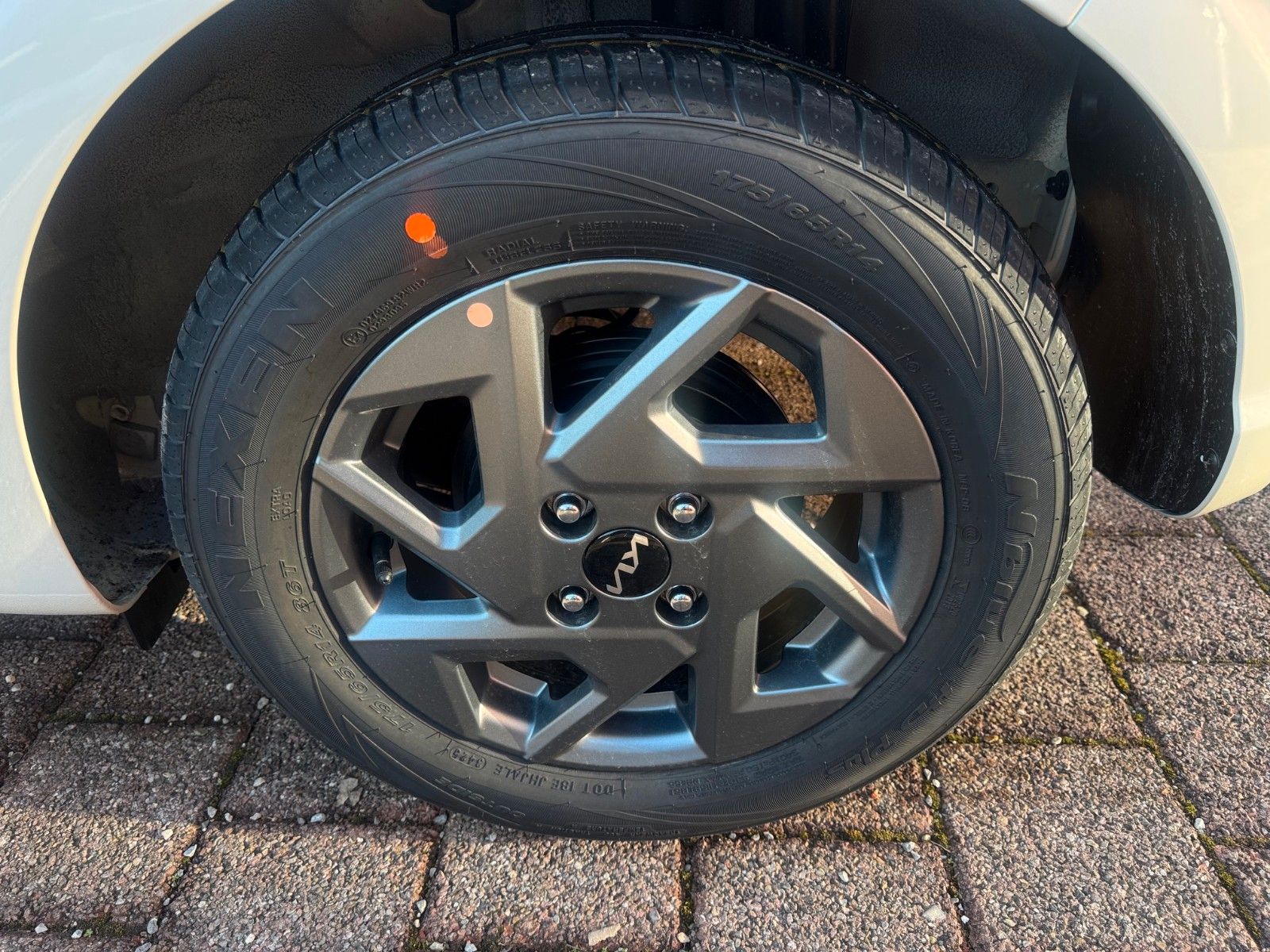 Fahrzeugabbildung Kia Picanto Sitz- Lenkradheizung Kamera PDC Navi