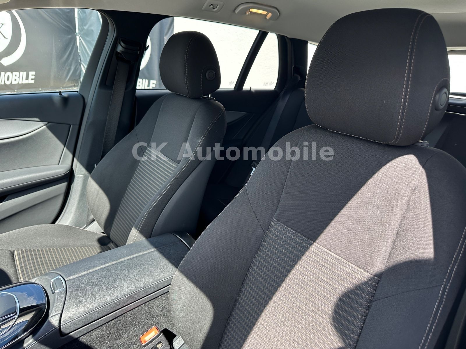 Fahrzeugabbildung Mercedes-Benz E 300de T-Modell Avantgarde/Widescreen/LED/AHK