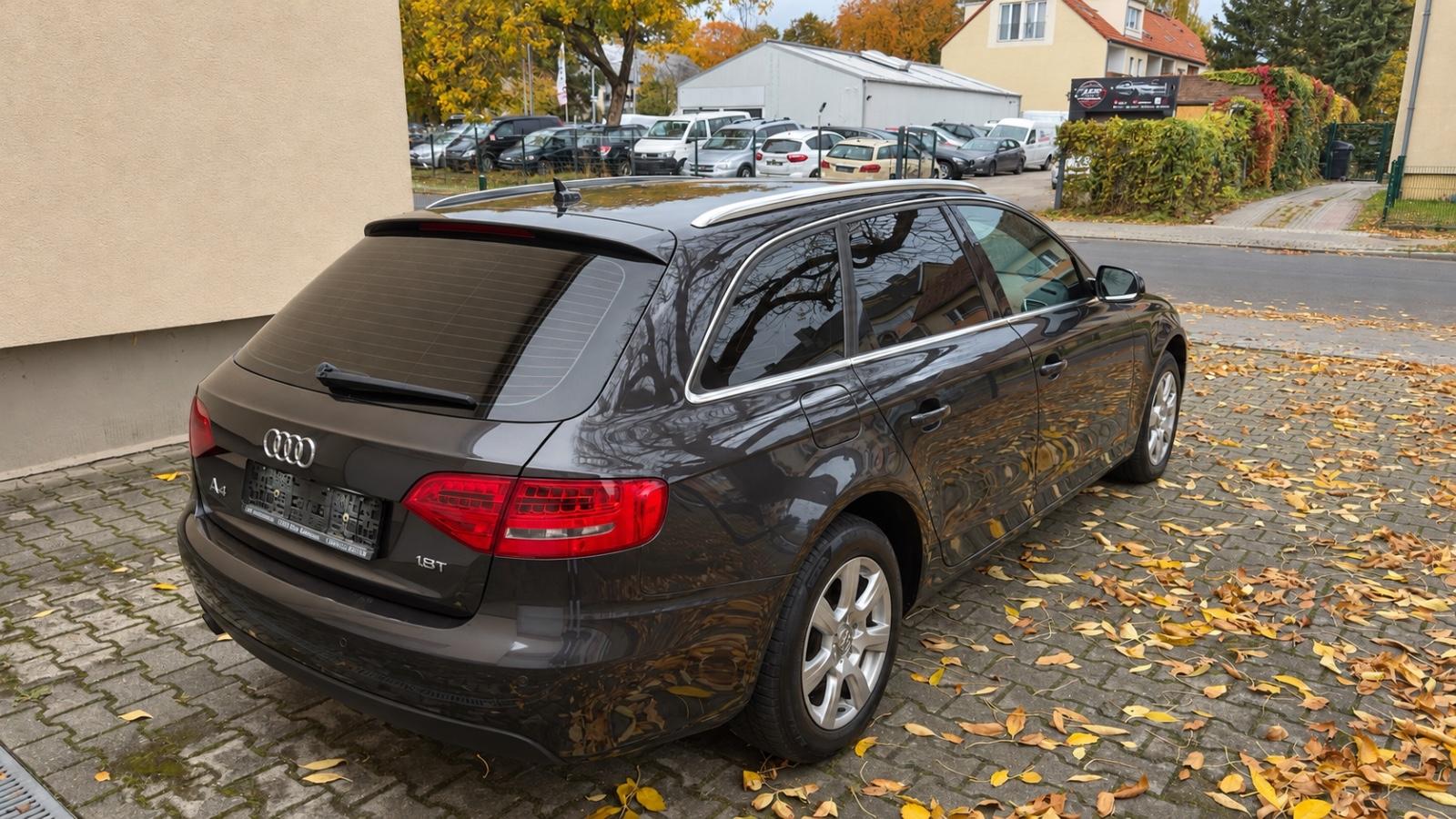 Audi A4 2009 — photo 6