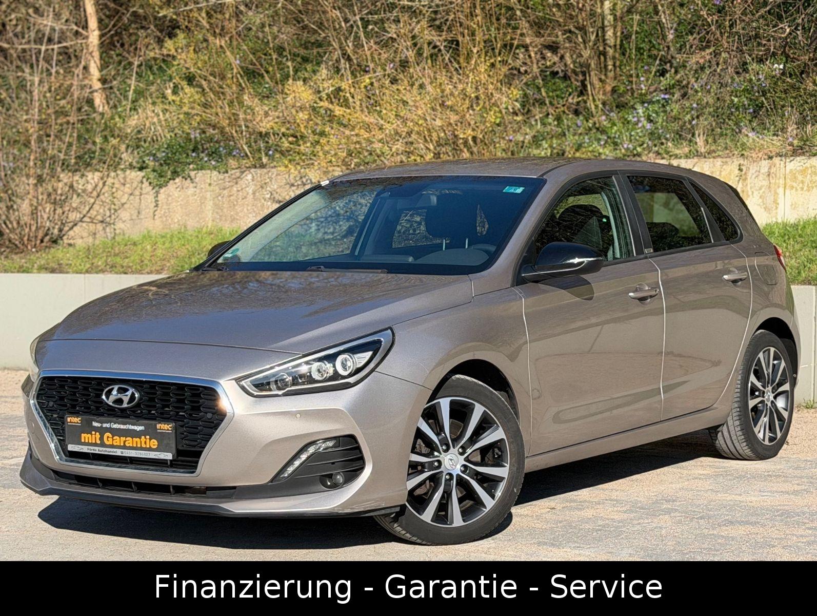 Hyundai i30 YES! Plus/XENON/1 HAND/KAMERA/NAVI/CARPLAY