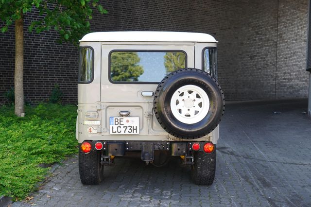 Land Cruiser FJ40