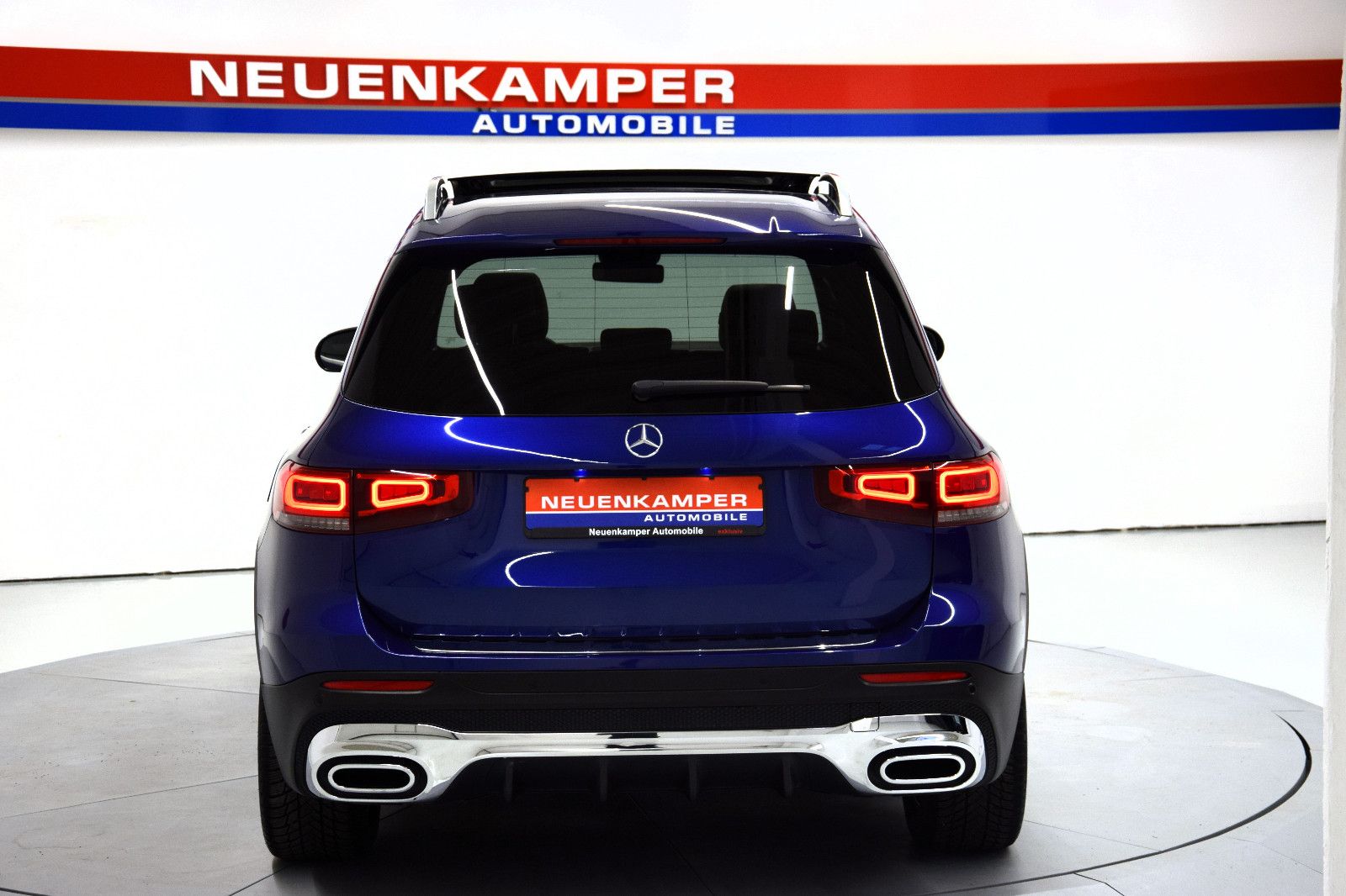 Fahrzeugabbildung Mercedes-Benz GLB 200 d AMG-Line Pano LED Burmester Ambiente