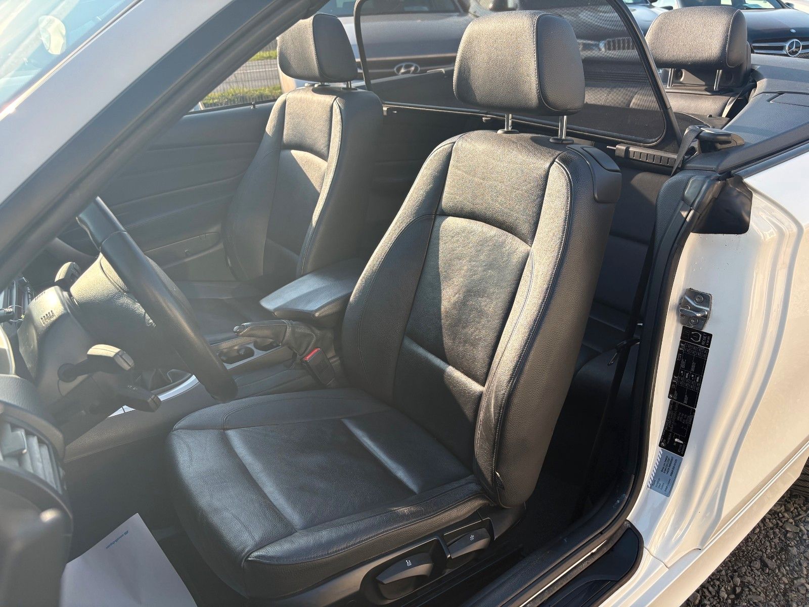 Fahrzeugabbildung BMW 118i Cabrio Leder Klima Tempo SCHECKHEFT SPORTLE
