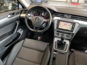 Volkswagen Passat Variant  *1.HAND*NAVI*APS*AHK*LED*SMARTL*