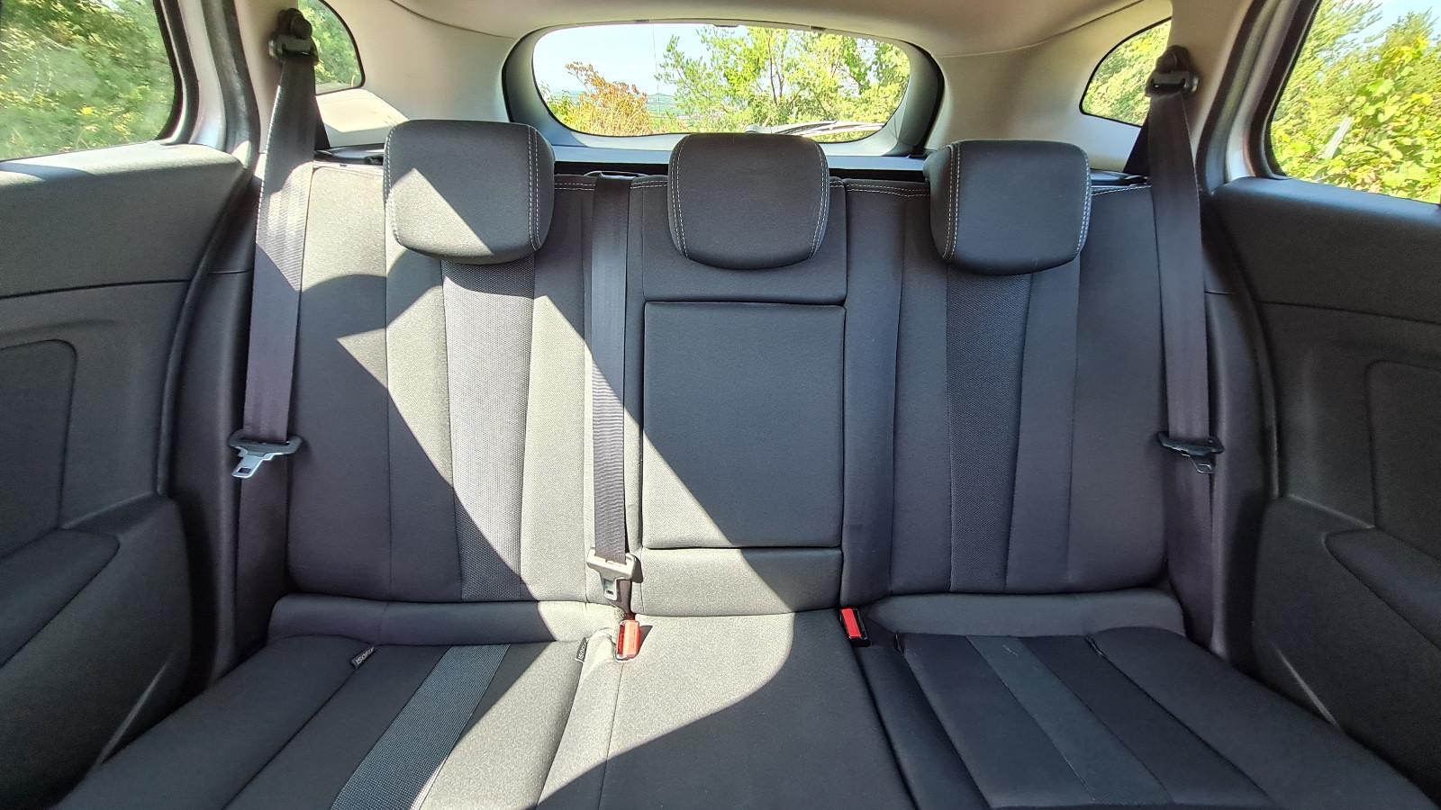 Renault Megane 2011 — photo 12