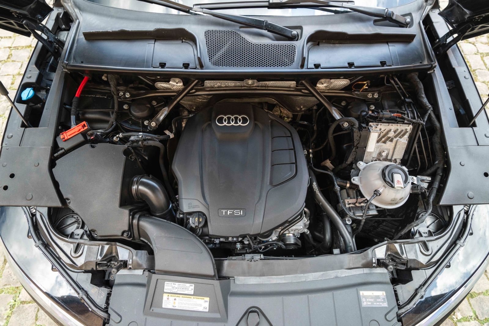 Fahrzeugabbildung Audi Q5 45TFSI QUATTRO LED KAM ALCANTARA TOTW NAV