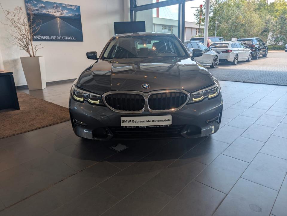 BMW 320i Limousine