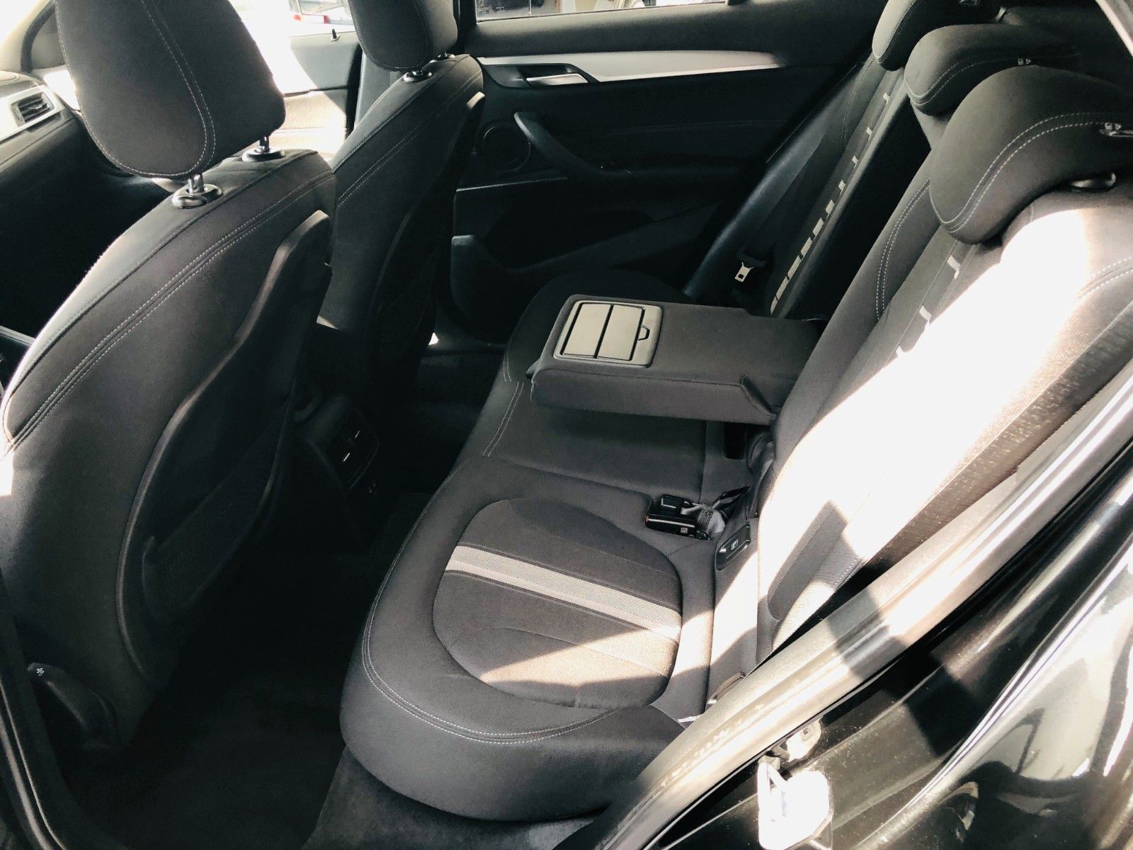 BMW X2 sDrive 20 i/ Automatik foto 9
