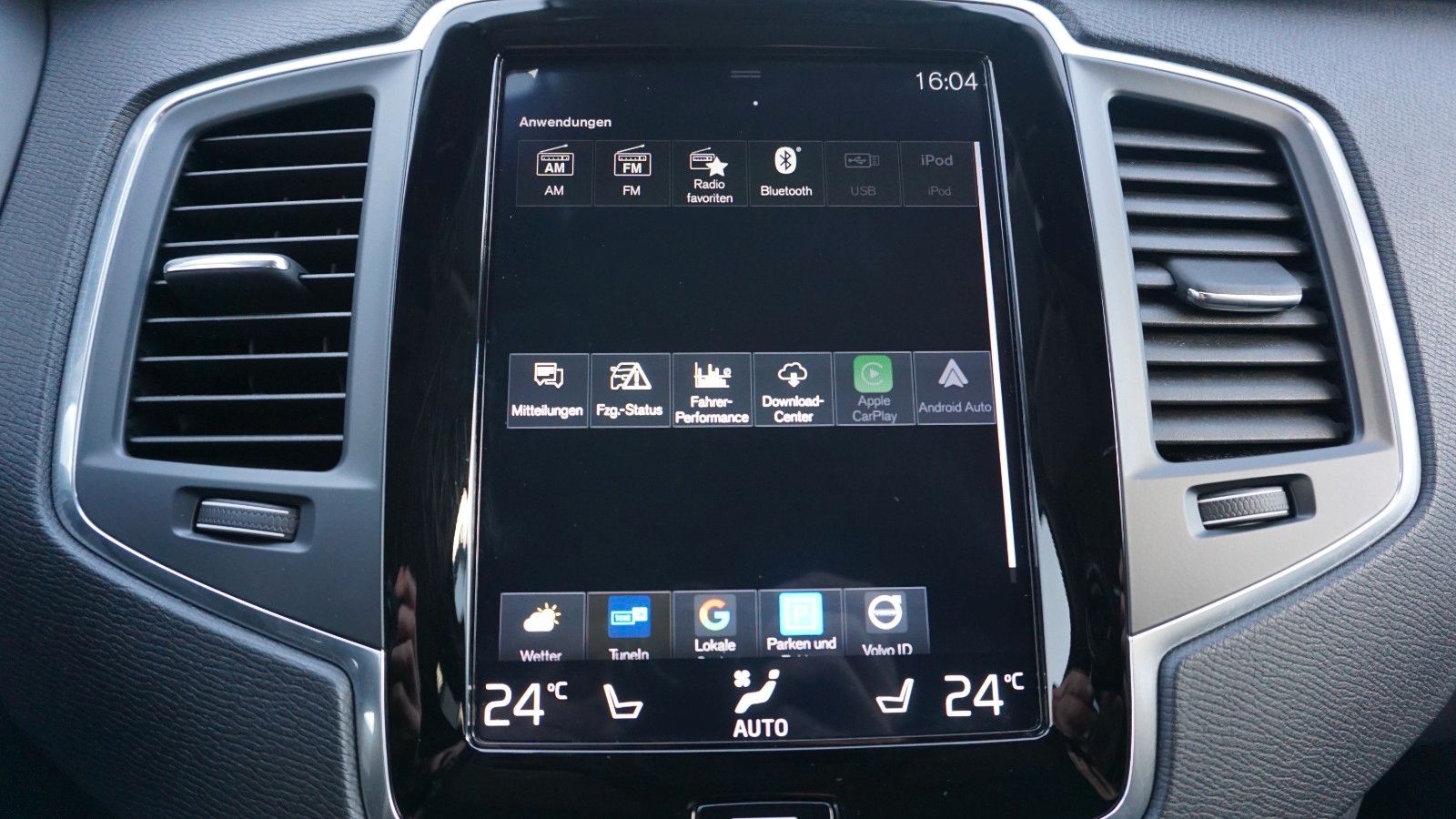 Fahrzeugabbildung Volvo XC90 Momentum AWD, Kamera, Navi, LED