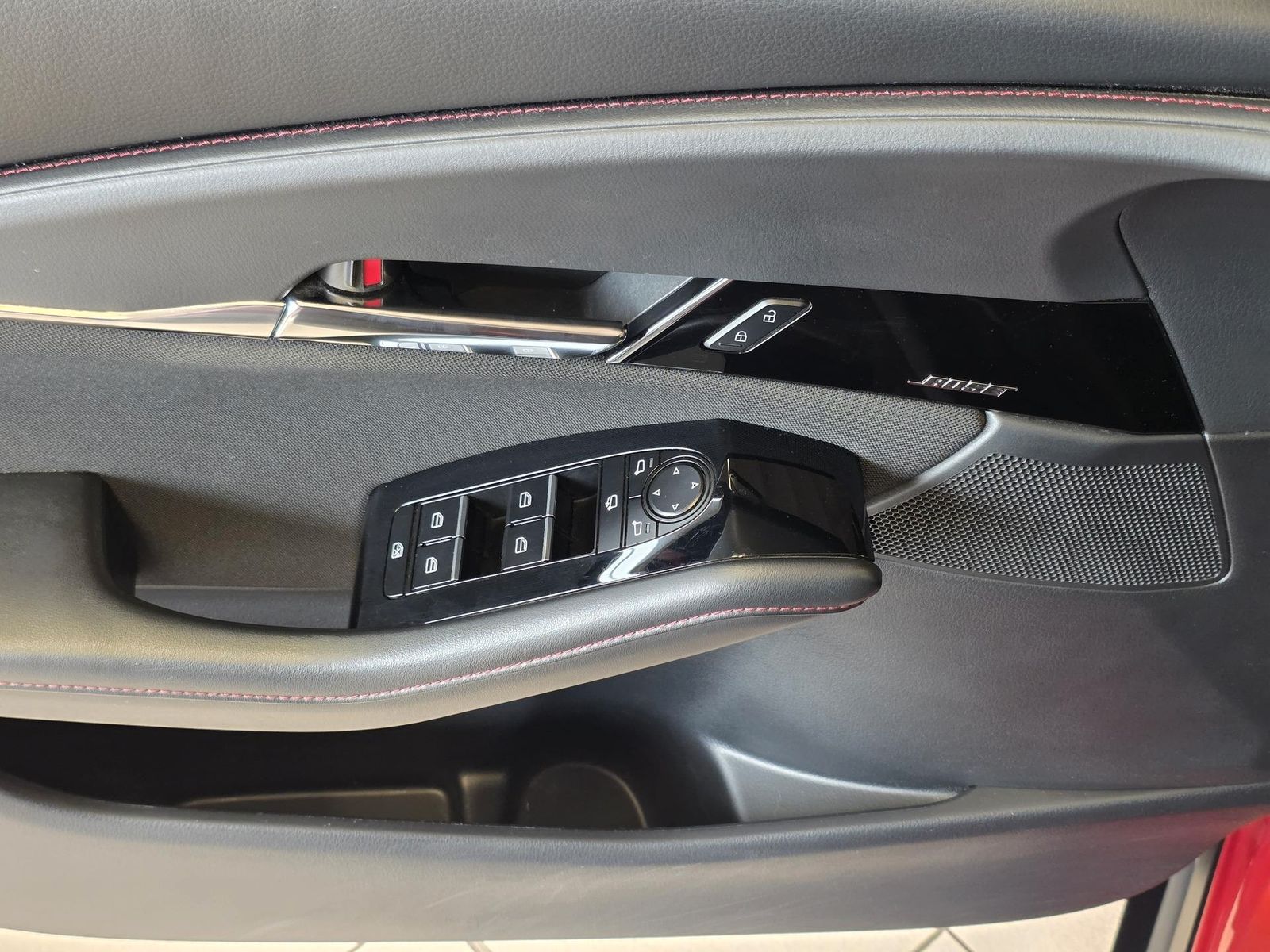 Fahrzeugabbildung Mazda CX-30 Skyactiv-X 186/Bose/DAB/Keyless/360°/Ahk