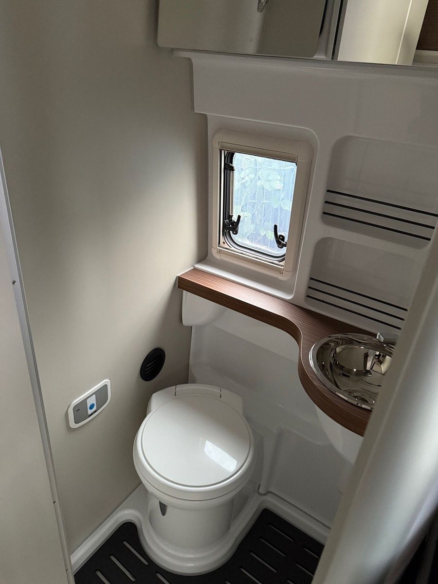 Fahrzeugabbildung Westfalia Columbus 640 E 180 PS Automatik Premium/Navi