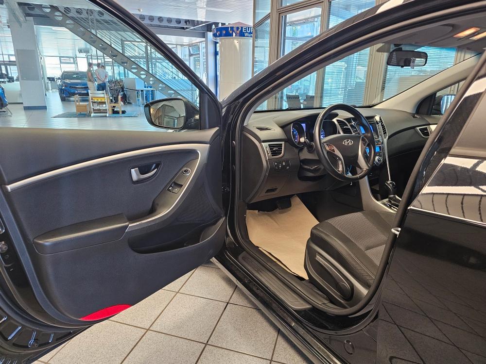 Hyundai i30 1.Hand,PDC,Klimaautomatik,Winterräder