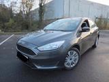 Ford Focus Limousine mit sparsamem 1.0 Eco... - : Sparsame