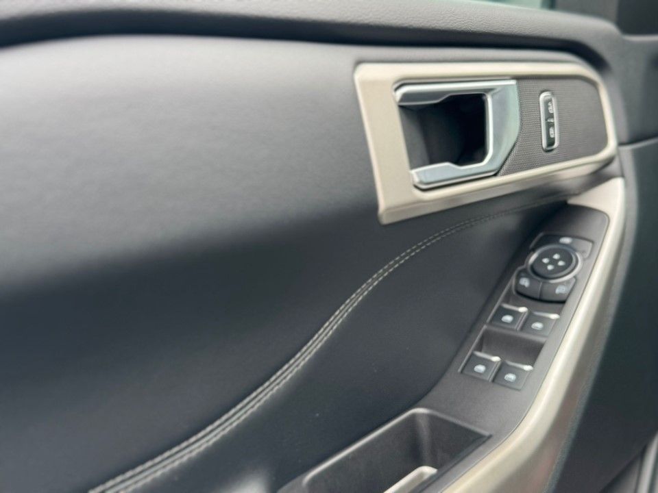 Fahrzeugabbildung Ford Explorer XLT 2.3 ECOBOOST 6-Sitzer