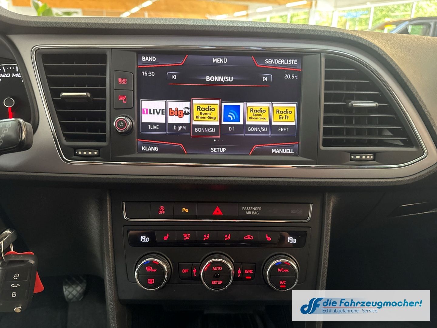 Fahrzeugabbildung SEAT Leon Ecomotive Style Navi LED Sperrdiff. Mehrzon