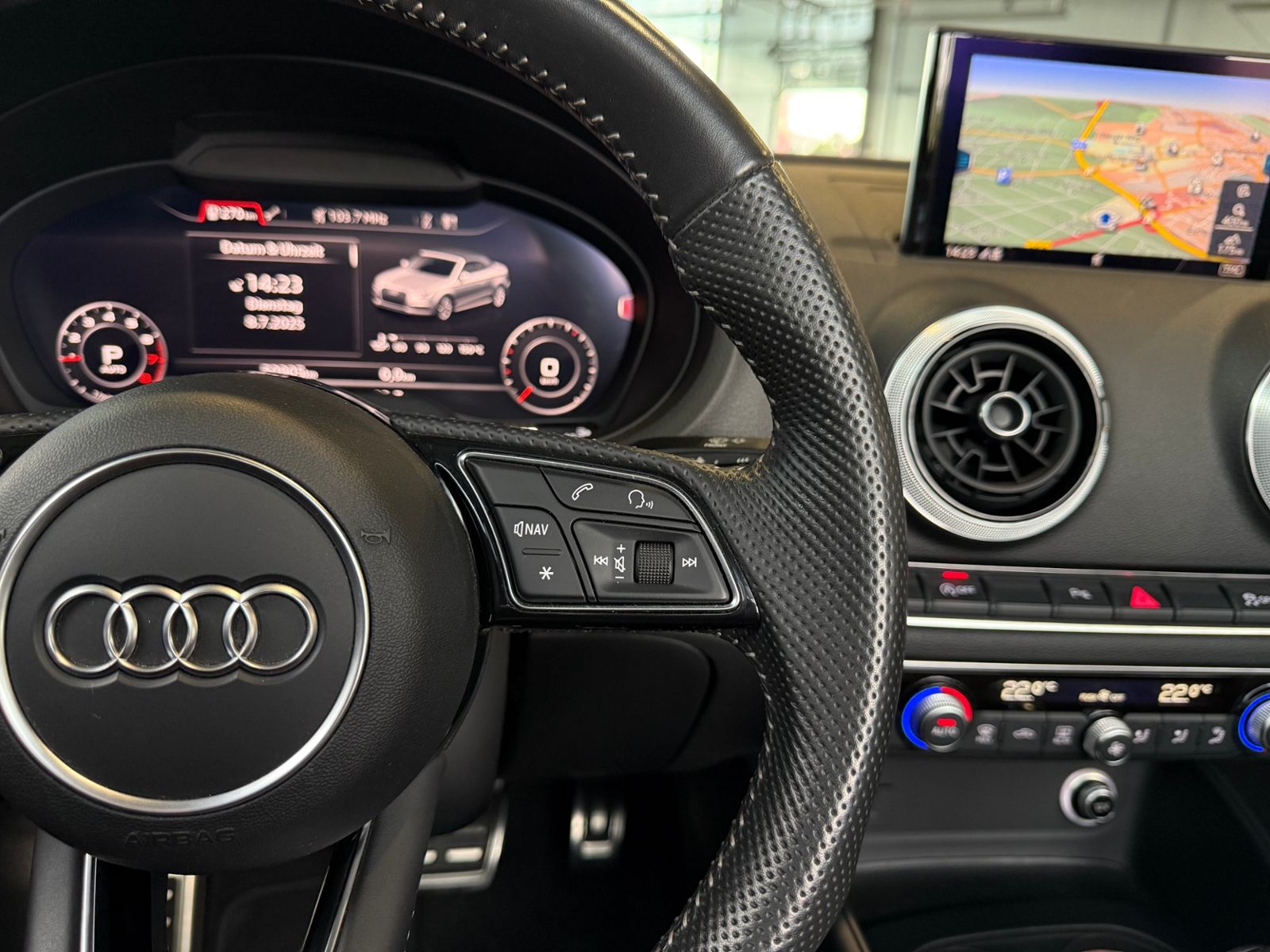 Fahrzeugabbildung Audi A3 Cabriolet 35 TFSI S-Line Competition LED  NAV
