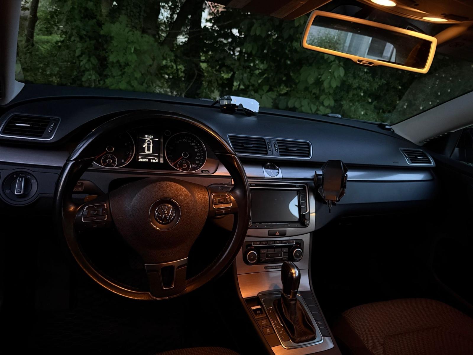 Volkswagen Passat 2011 — photo 6