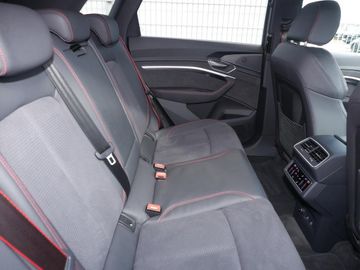 Audi Q8 e-tron - 7