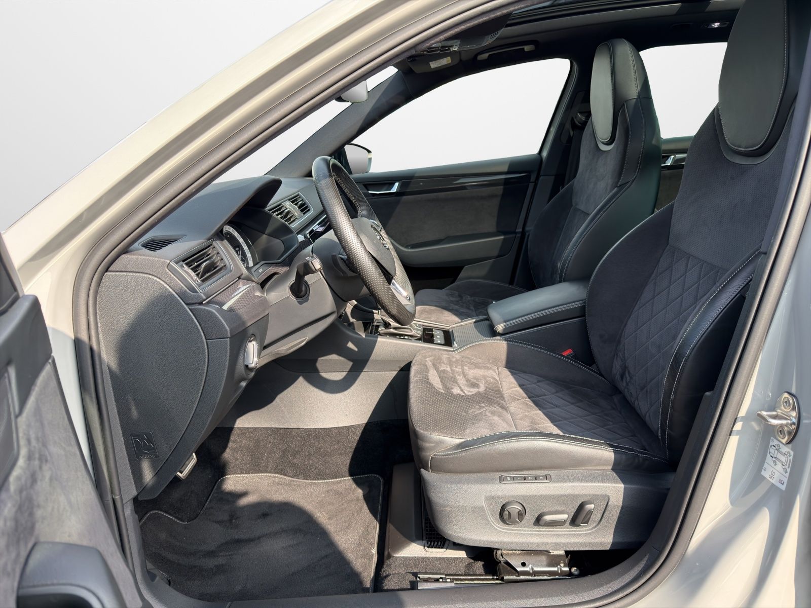 Skoda Superb Combi 1.8 TSI DSG Sportline  Panodach AHK foto 8