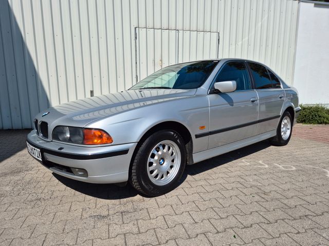 BMW 520i E39 - AUTOMATIK - XENON - PDC - TÜV 02/2026