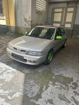 Nissan Primera P11 2.0 16V - Nissan Primera P11 mit Benzin-Antrieb