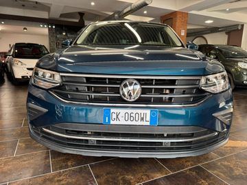 Volkswagen Tiguan - 2