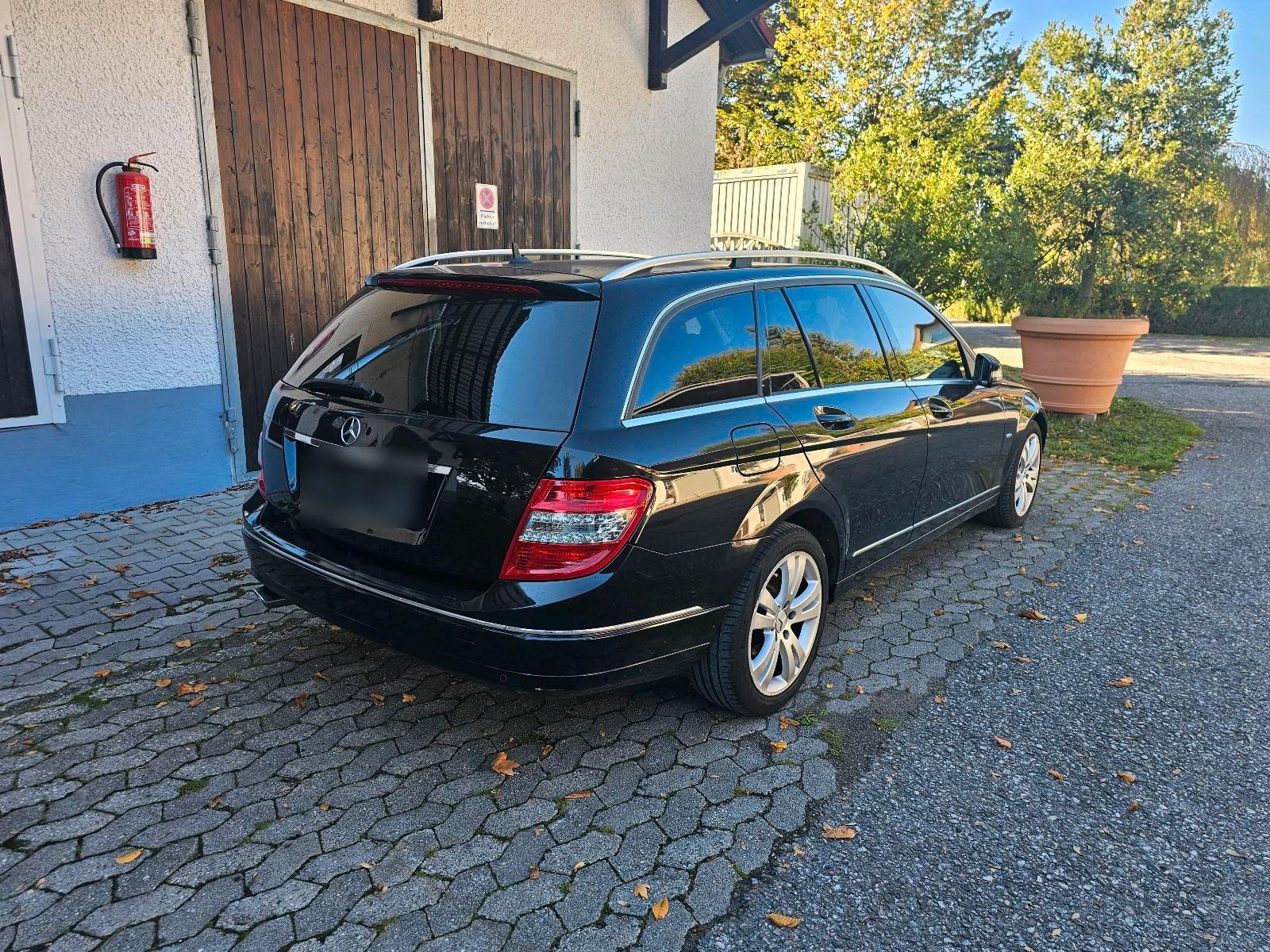 Mercedes-Benz C250 2010 — двигун 204 HP (150kW)
