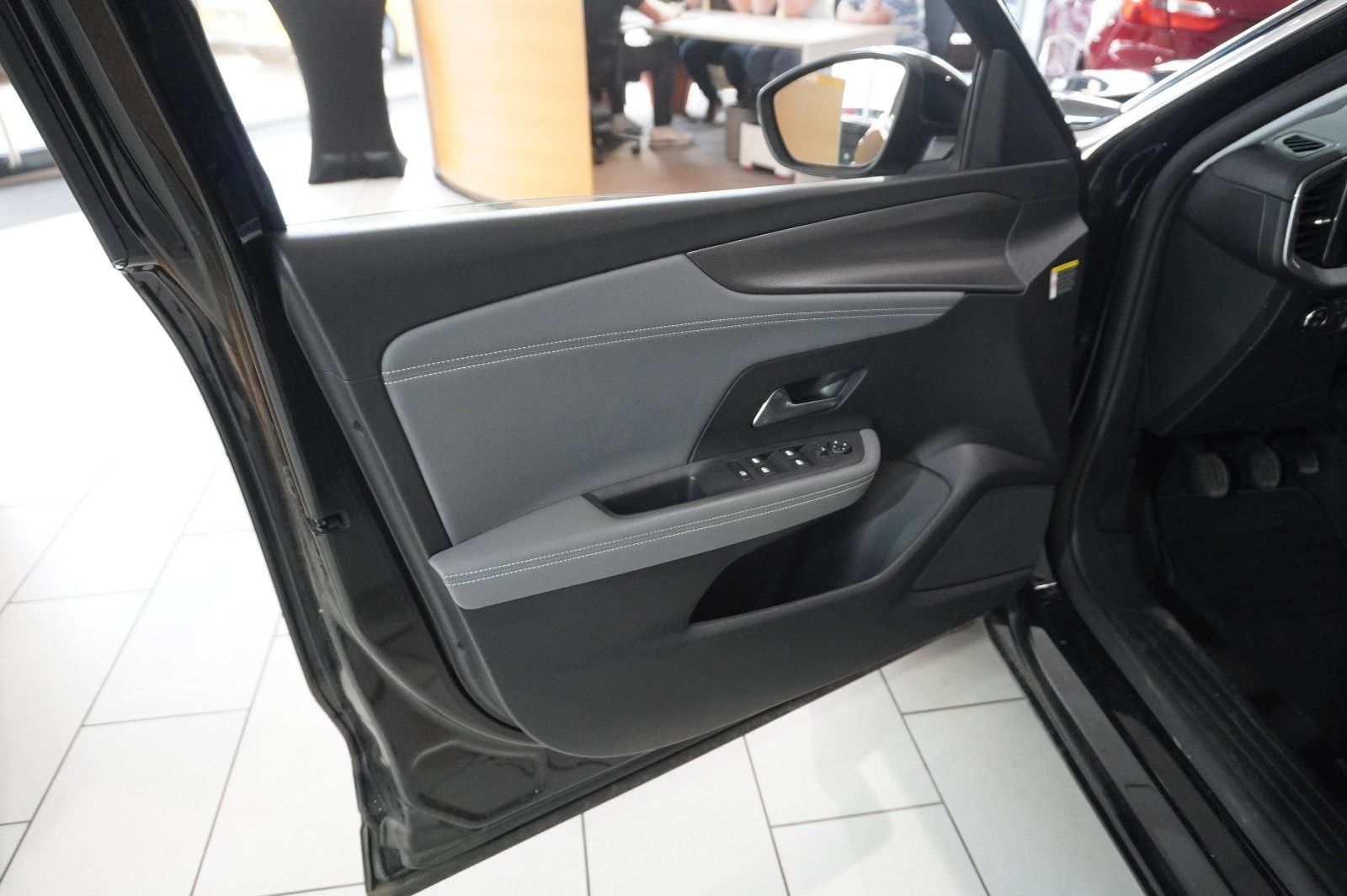 Fahrzeugabbildung Opel Mokka 1.2T ELEGANCE NAVI/LED/KAMERA/SPORT/DAB+