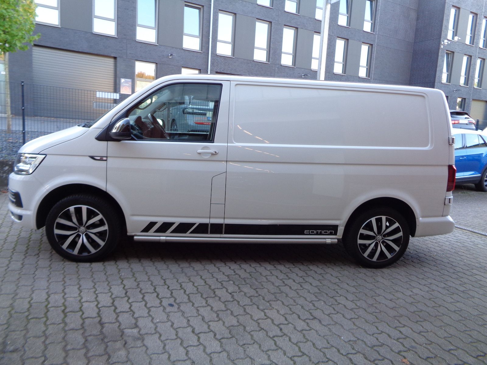 Volkswagen T6.1 Transporter 2.0 TDI Edition, DSG, 1.Hand imagem 3