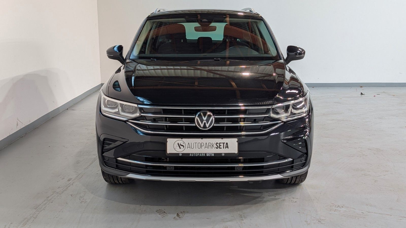 Volkswagen Tiguan 2.0TDI DSG Elegance 4M ACC KAM MATRX AHK foto 2