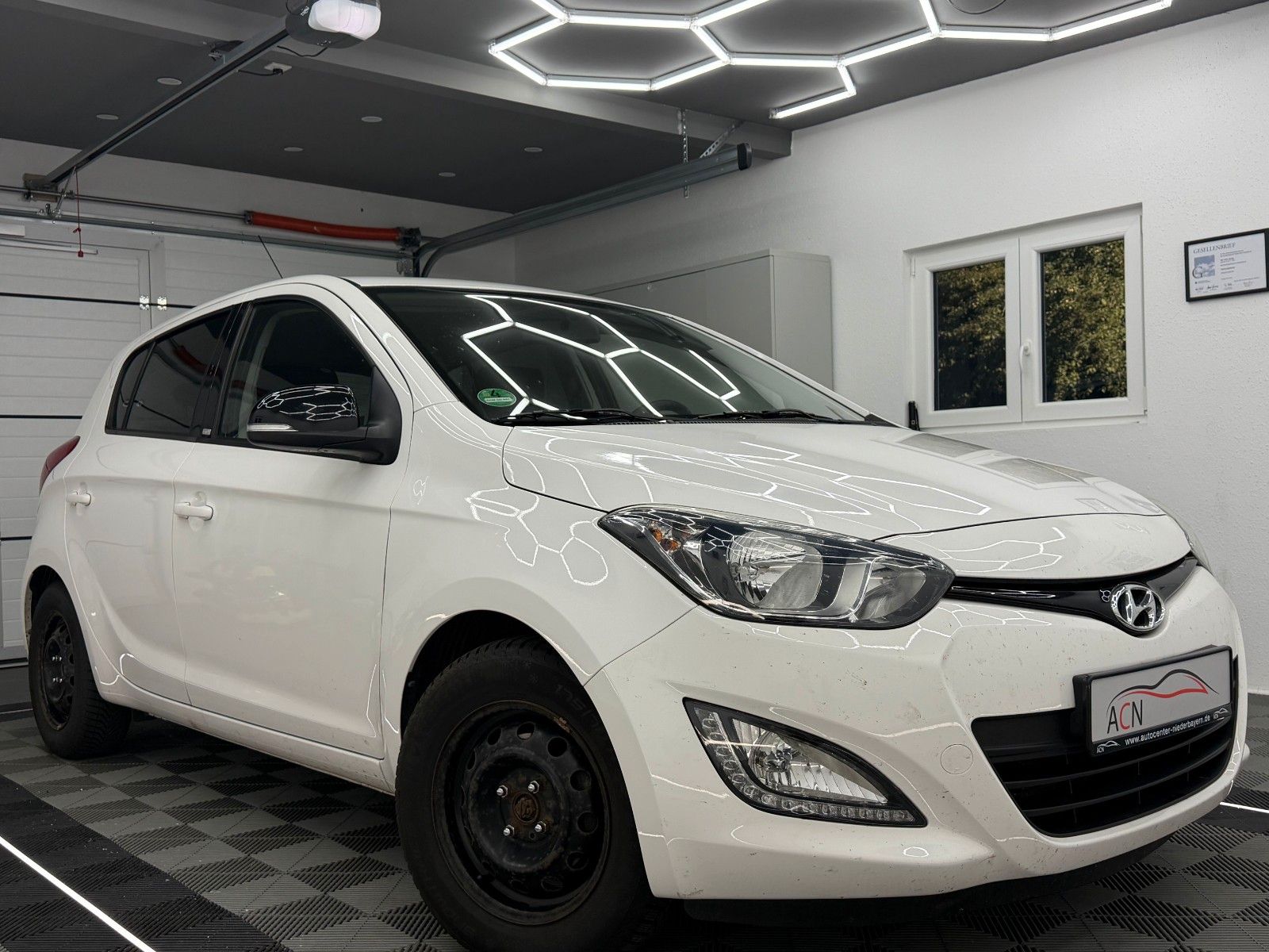 Fahrzeugabbildung Hyundai i20 FIFA World Cup Edition/KLIMA/SHZ